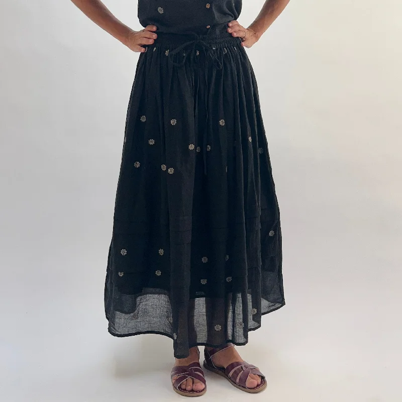 DVAA | Melody Skirt in Black lightweight skirt design